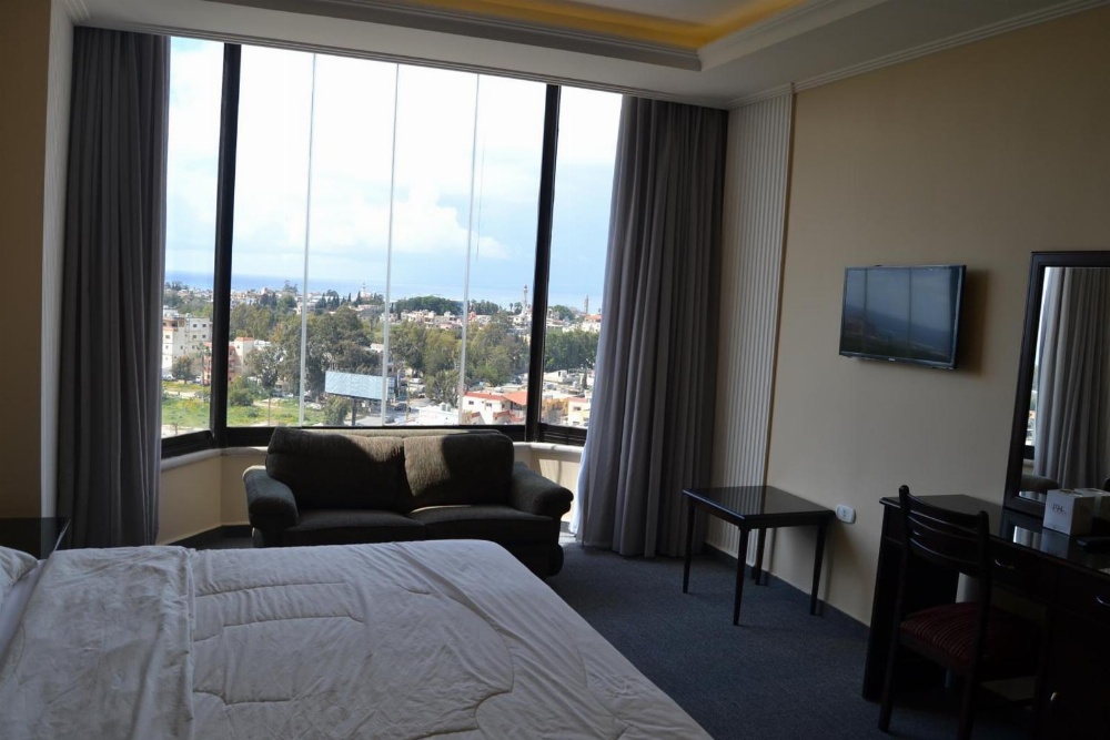 Platinum Hotel Main image